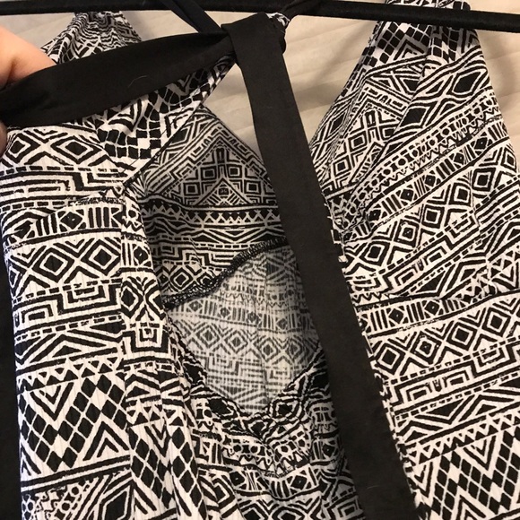 Black and white patterned maxi dress size xl - Picture 3 of 4